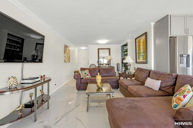 1203 River Road 8B, Edgewater, NJ 07020