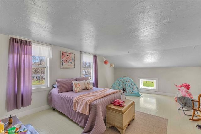 16236 Old State Road, Middlefield, OH 44062