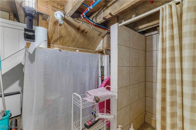 16236 Old State Road, Middlefield, OH 44062