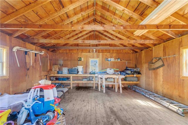 16236 Old State Road, Middlefield, OH 44062