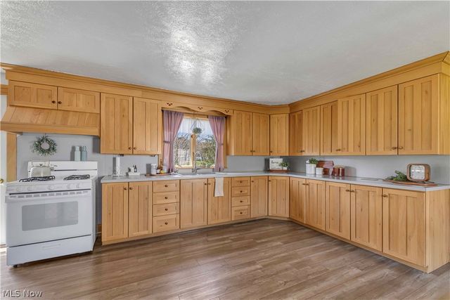 16236 Old State Road, Middlefield, OH 44062