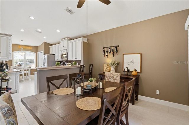 2082 MESIC HAMMOCK WAY, Venice, FL 34292