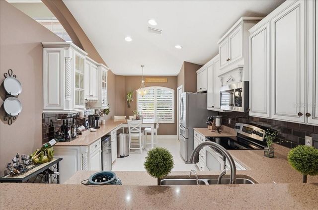 2082 MESIC HAMMOCK WAY, Venice, FL 34292