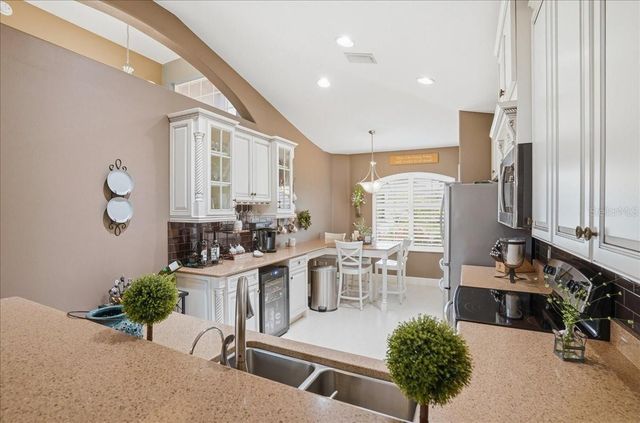 2082 MESIC HAMMOCK WAY, Venice, FL 34292