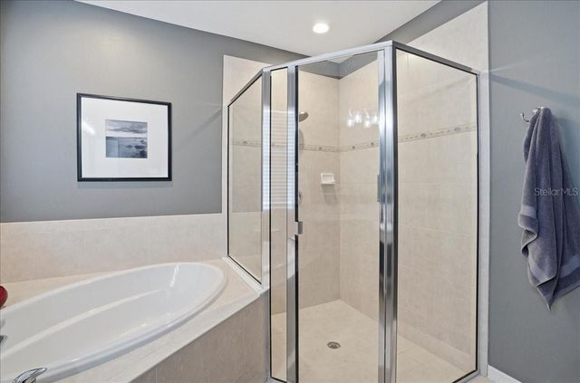 2082 MESIC HAMMOCK WAY, Venice, FL 34292