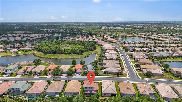 2082 MESIC HAMMOCK WAY, Venice, FL 34292