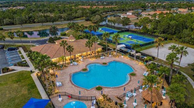 2082 MESIC HAMMOCK WAY, Venice, FL 34292