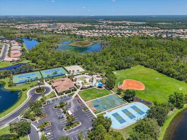 2082 MESIC HAMMOCK WAY, Venice, FL 34292