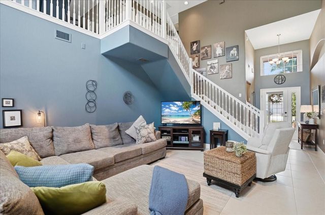 2082 MESIC HAMMOCK WAY, Venice, FL 34292