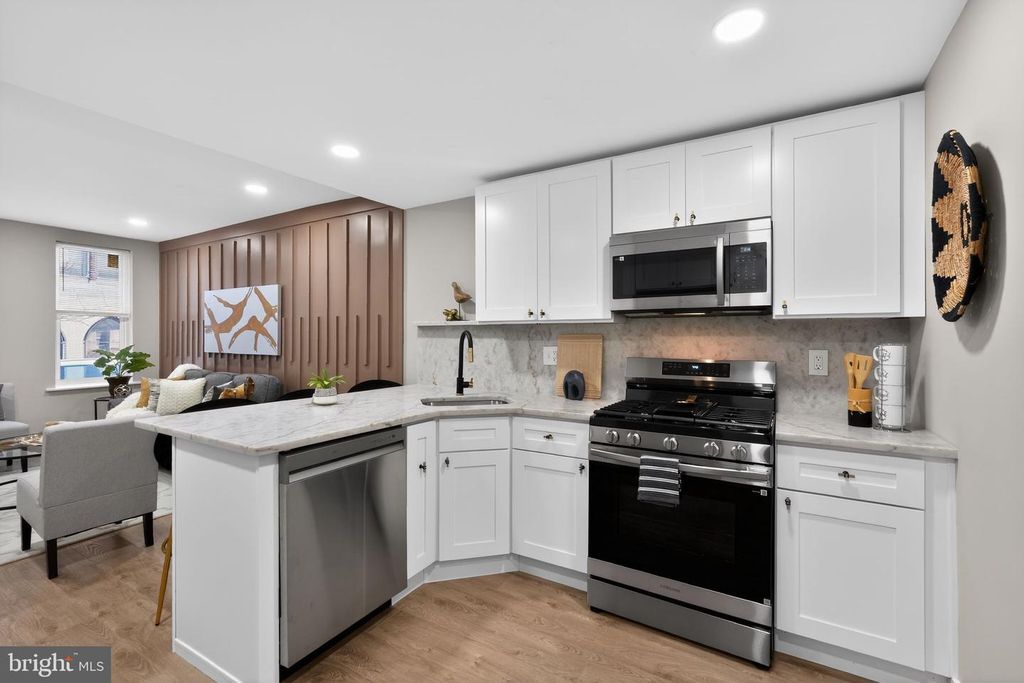 1537 LATONA ST, Philadelphia, PA 19146