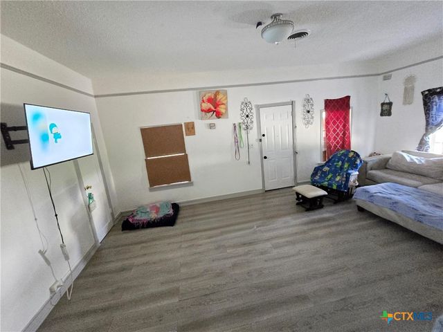 104 W Church Avenue, Killeen, TX 76541