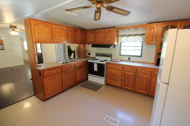 125 Boots Marie Boulevard, Eubank, KY 42567