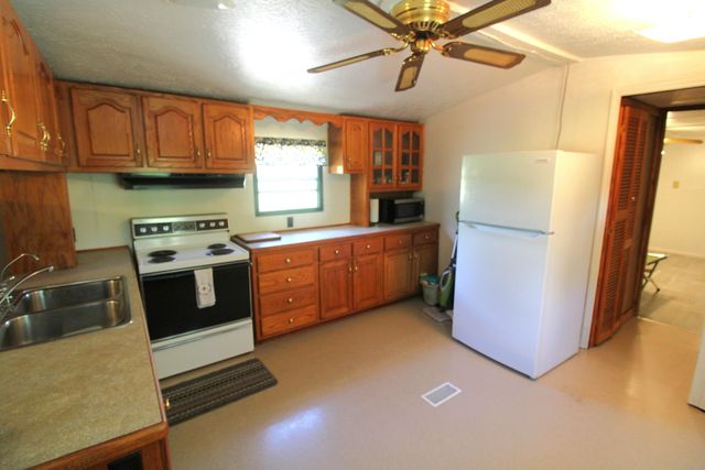 125 Boots Marie Boulevard, Eubank, KY 42567