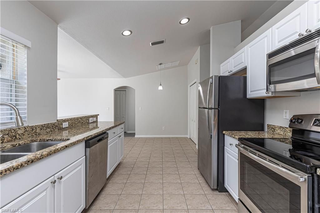 152 Ridgemont DR, LEHIGH ACRES, FL 33972 — photo 4