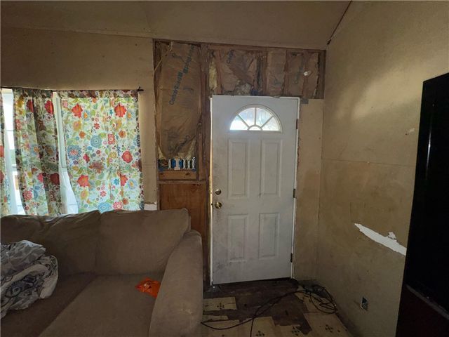 122 5th St W, Alice, TX 78332