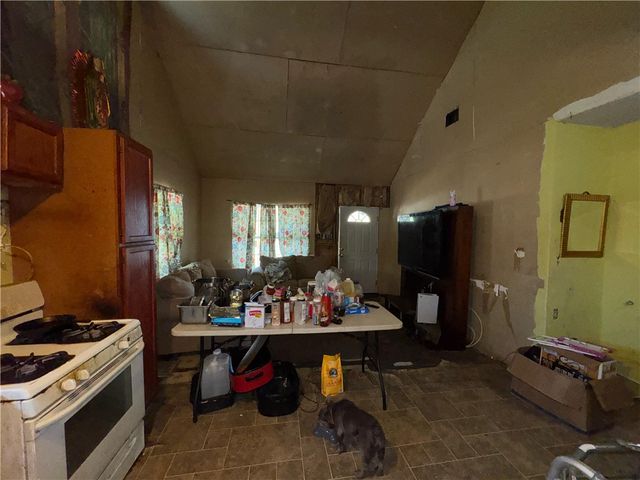 122 5th St W, Alice, TX 78332