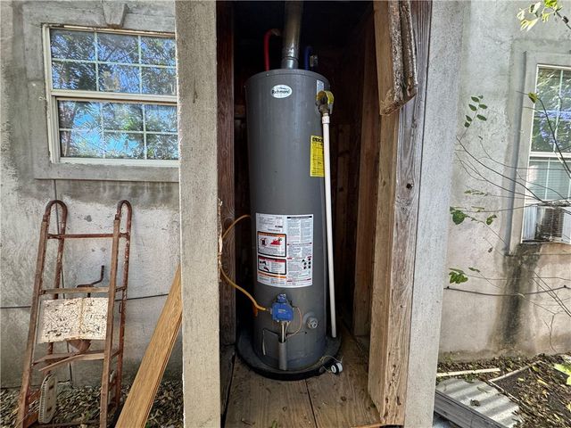 122 5th St W, Alice, TX 78332