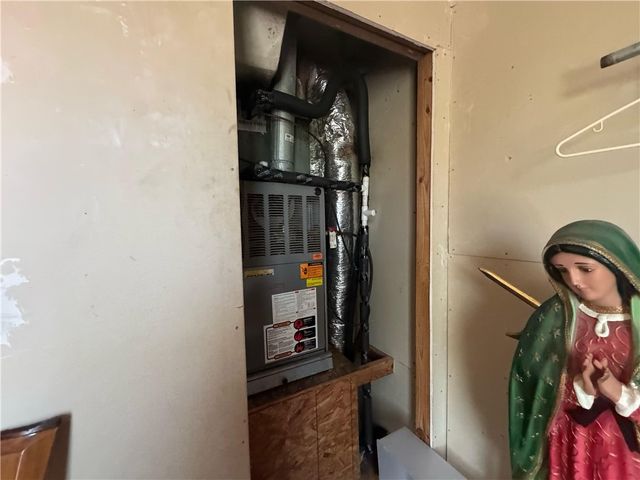 122 5th St W, Alice, TX 78332