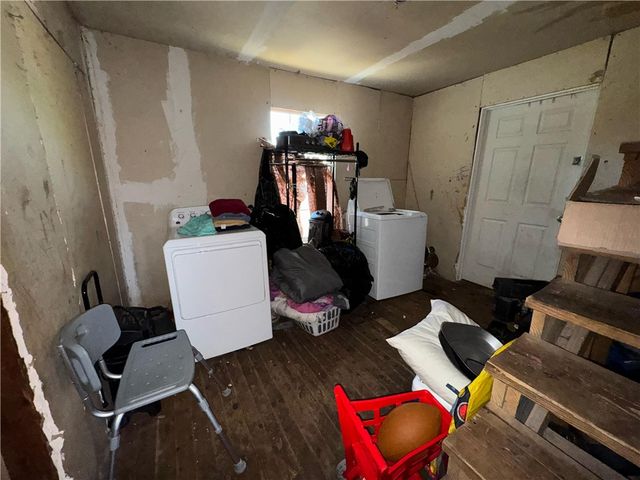 122 5th St W, Alice, TX 78332