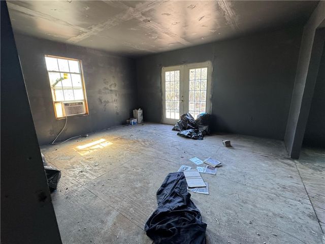 122 5th St W, Alice, TX 78332