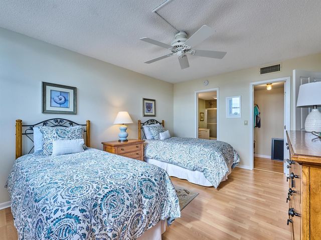 336 Golfview Road 605, North Palm Beach, FL 33408