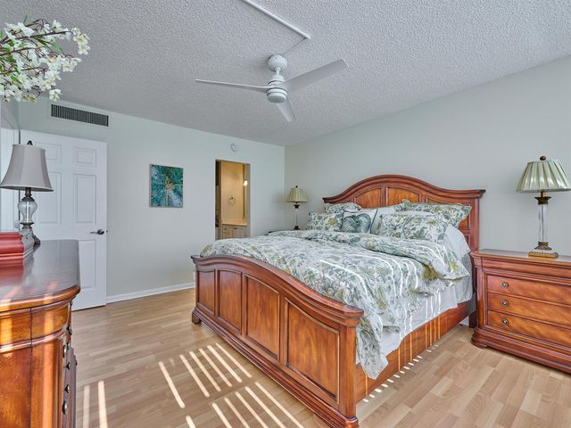 336 Golfview Road 605, North Palm Beach, FL 33408