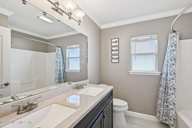 1684 HOLLOW GLEN Drive, Middleburg, FL 32068