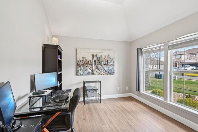 1684 HOLLOW GLEN Drive, Middleburg, FL 32068