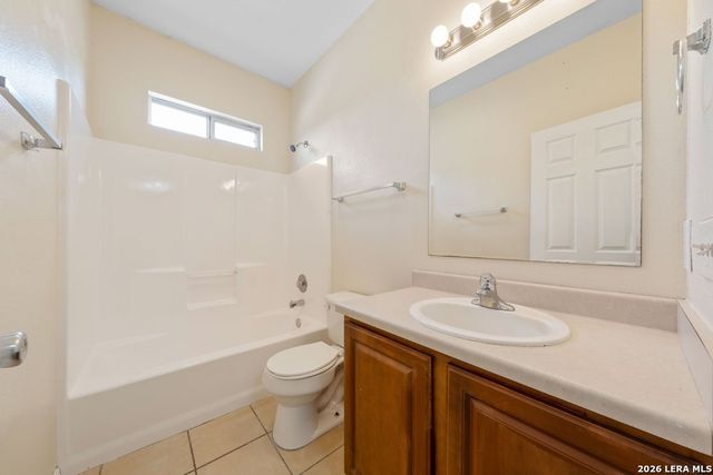 518 Dukeway Apt 3, Universal City, TX 78148