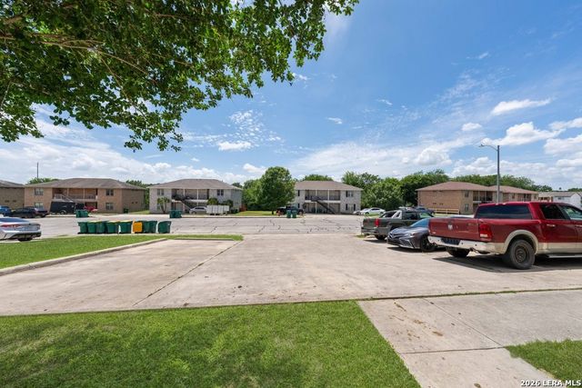 518 Dukeway Apt 3, Universal City, TX 78148