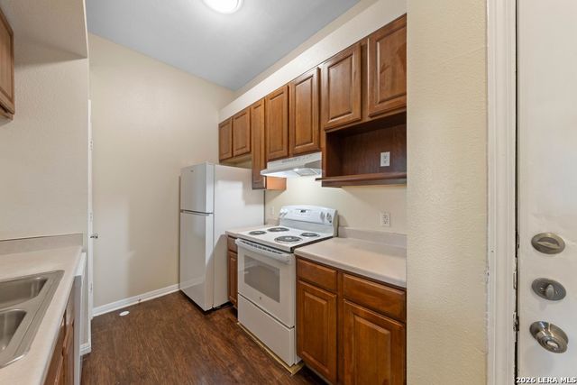 518 Dukeway Apt 3, Universal City, TX 78148