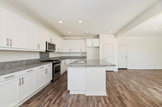 13893 La Pradera Way, Eastvale, CA 92880