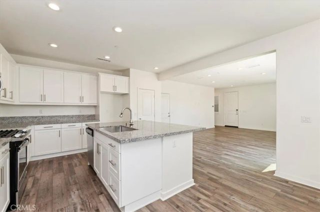 13893 La Pradera Way, Eastvale, CA 92880