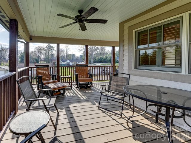 199 Macedonia Road, Asheville, NC 28804