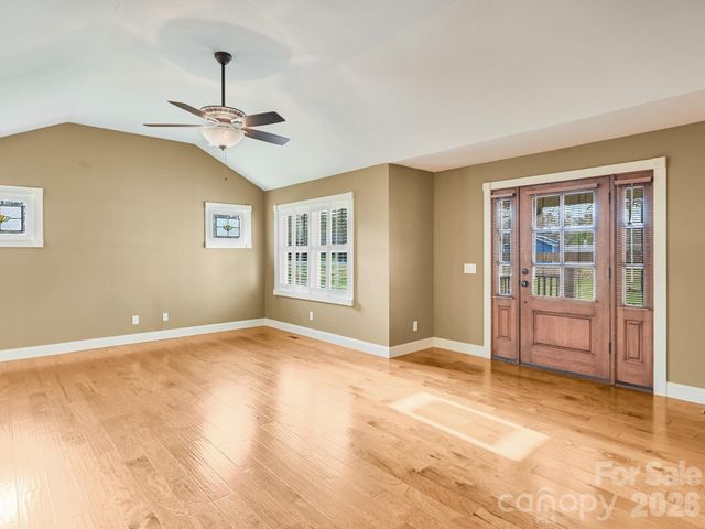 199 Macedonia Road, Asheville, NC 28804