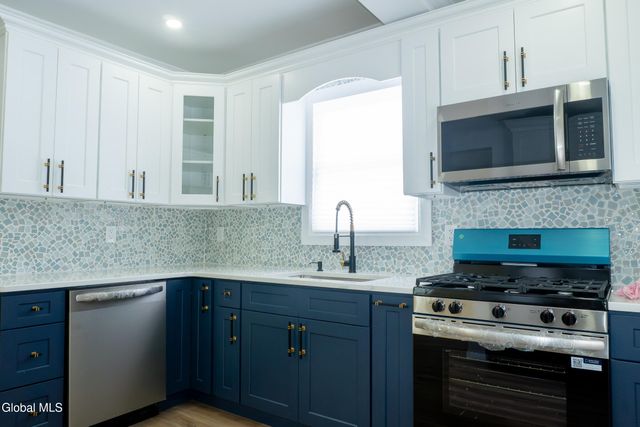 126 Manchester Road, Schenectady, NY 12304