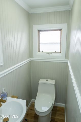 126 Manchester Road, Schenectady, NY 12304