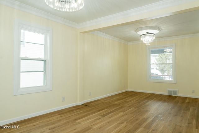 126 Manchester Road, Schenectady, NY 12304