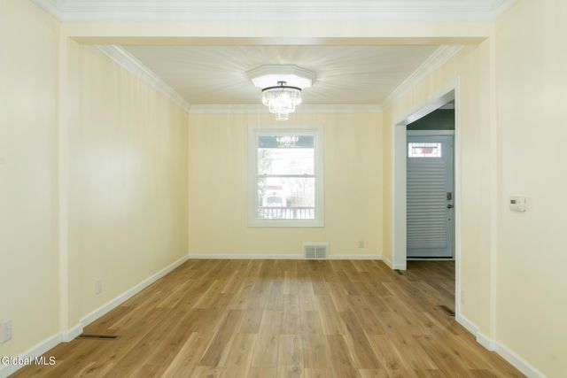 126 Manchester Road, Schenectady, NY 12304