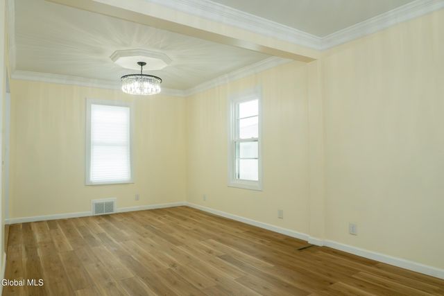 126 Manchester Road, Schenectady, NY 12304