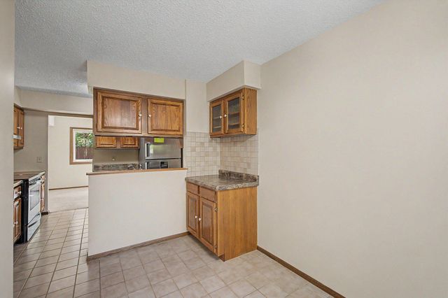 4749 Spring Circle, Minnetonka, MN 55345