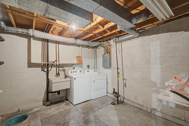 4749 Spring Circle, Minnetonka, MN 55345