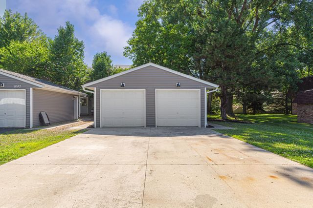 1641 Pleasant View Drive, North Mankato, MN 56003