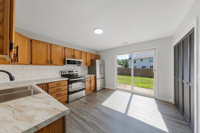 1641 Pleasant View Drive, North Mankato, MN 56003