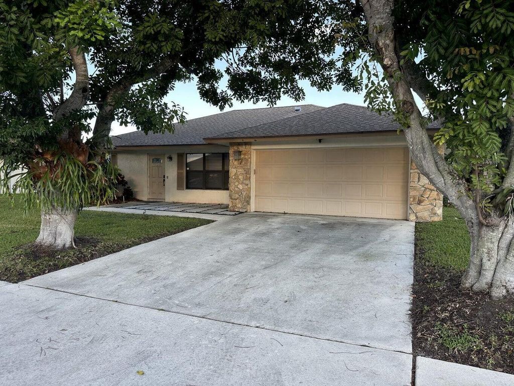 10714 Ranchipur Street, Boynton Beach, FL 33437