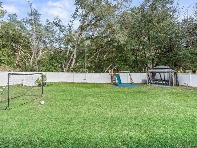 17 MAGNOLIA DRIVE, Ocklawaha, FL 32179