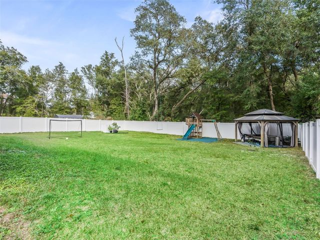 17 MAGNOLIA DRIVE, Ocklawaha, FL 32179