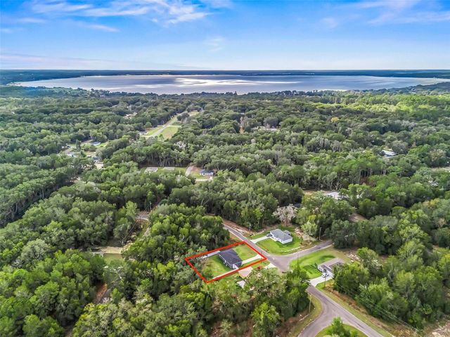 17 MAGNOLIA DRIVE, Ocklawaha, FL 32179