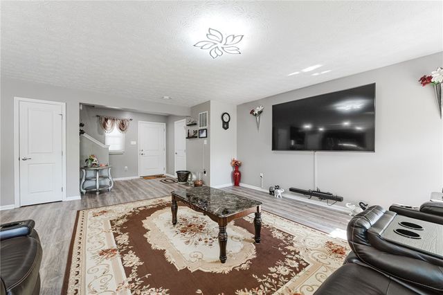 1015 Colonial Way, Dayton, OH 45424