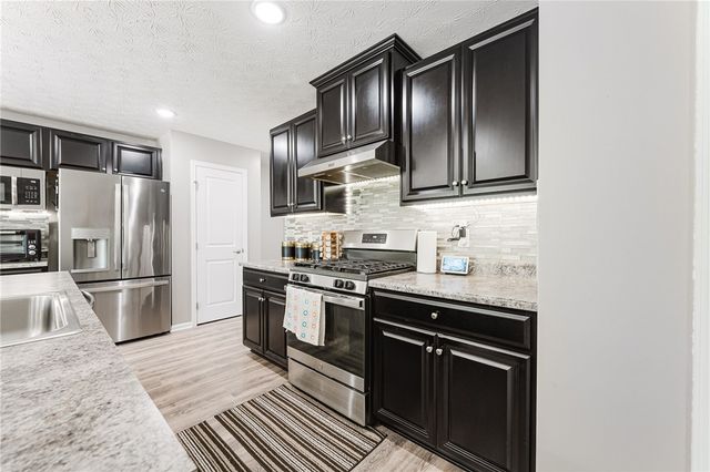1015 Colonial Way, Dayton, OH 45424